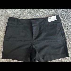 New with tags black Ny&Co shorts size 6
